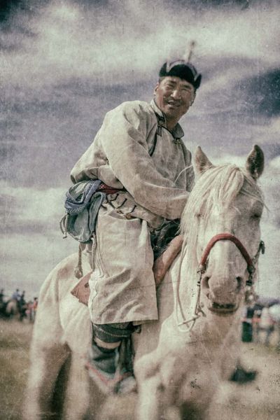 mongolie-for-ever: Le peuple Mongole dans sa steppe natale