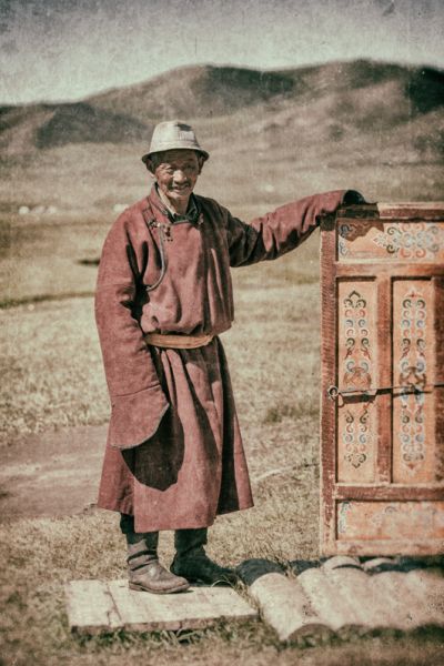 mongolie-for-ever: Le peuple Mongole dans sa steppe natale