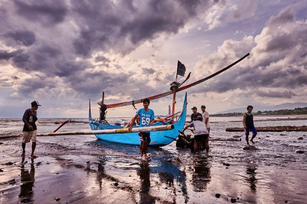 Les pêcheurs de Médéwi sur l' île de Bali
