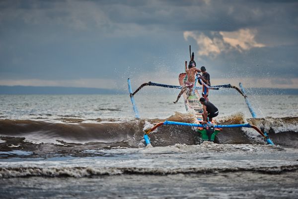 Les pêcheurs de Médéwi sur l' île de Bali