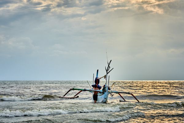 Les pêcheurs de Médéwi sur l' île de Bali