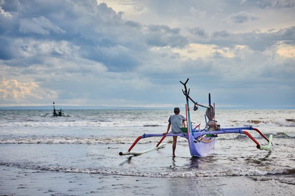 Les pêcheurs de Médéwi sur l' île de Bali