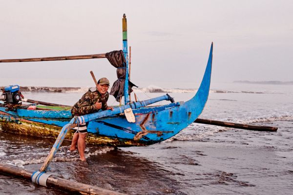 Les pêcheurs de Médéwi sur l' île de Bali