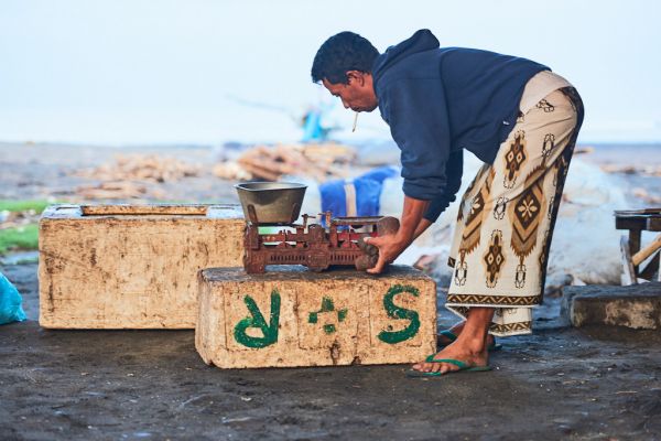 Les pêcheurs de Médéwi sur l' île de Bali