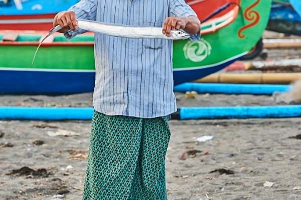 Les pêcheurs de Médéwi sur l' île de Bali