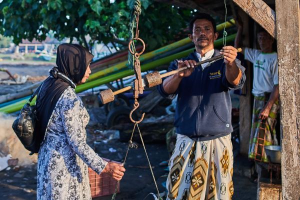 Les pêcheurs de Médéwi sur l' île de Bali